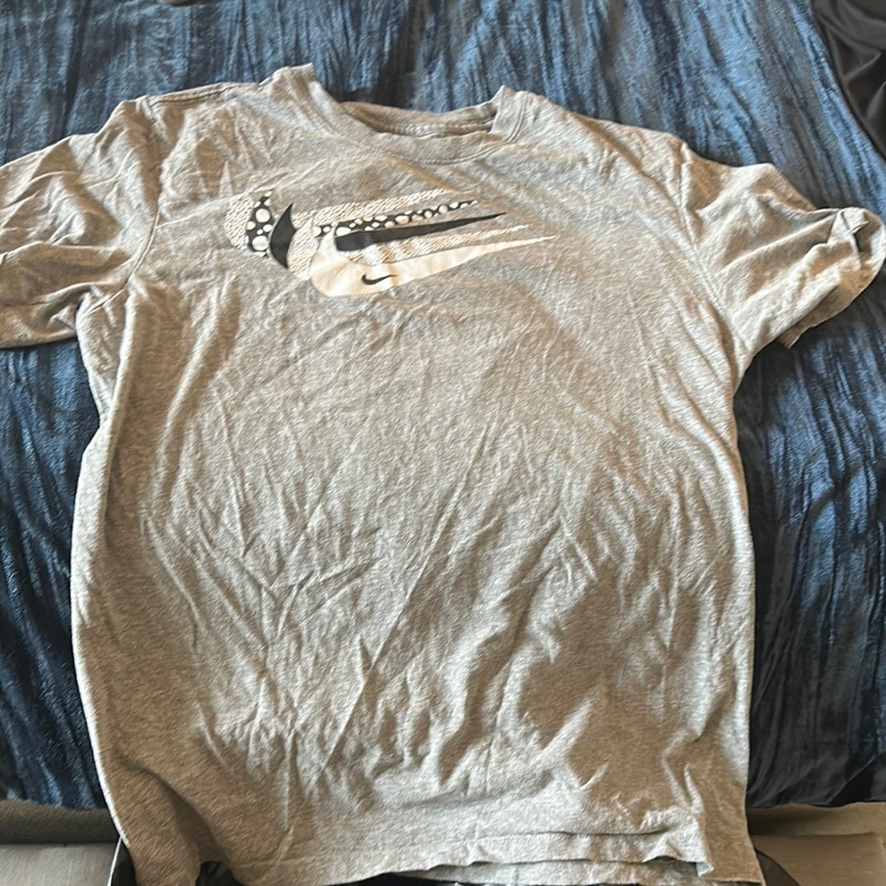 Nike Gray Short Sleeve Tee Casual Comfort